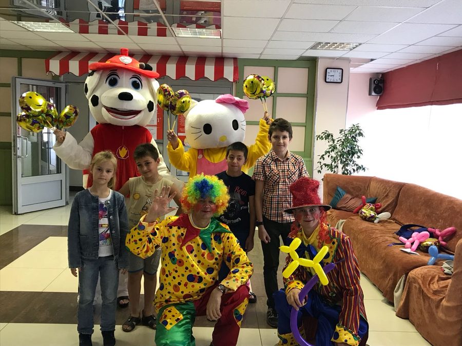 Аниматоры в ростовых куклах на детском празднике — фото 1